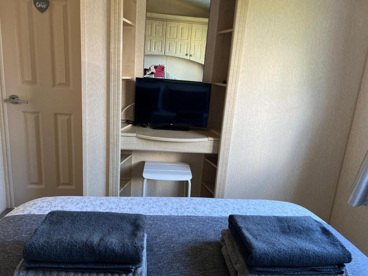 157 Amour Caravan Tywyn Exterior photo